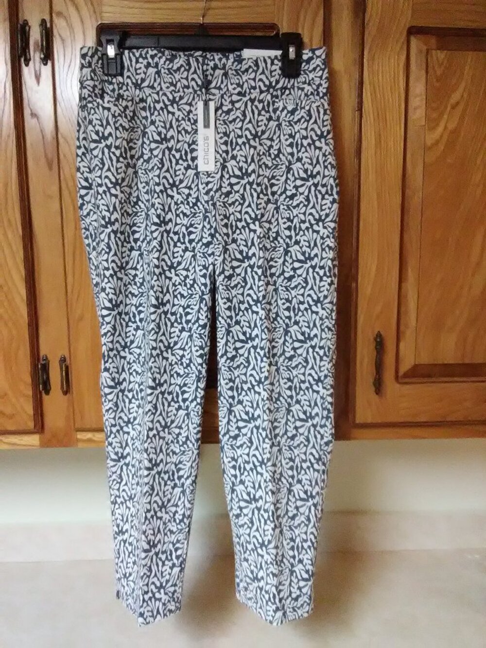 Chicos Island Reef Brigette Crop pants sz 0 ( us sz 4 ) nwt new - soft slate